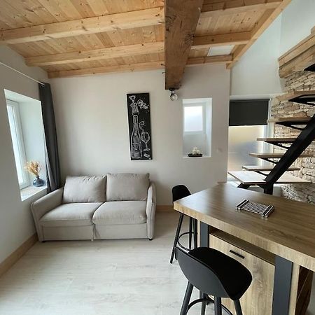 Charmante Maison De Village Viré Екстериор снимка