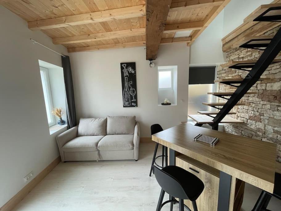 Charmante Maison De Village Viré Екстериор снимка